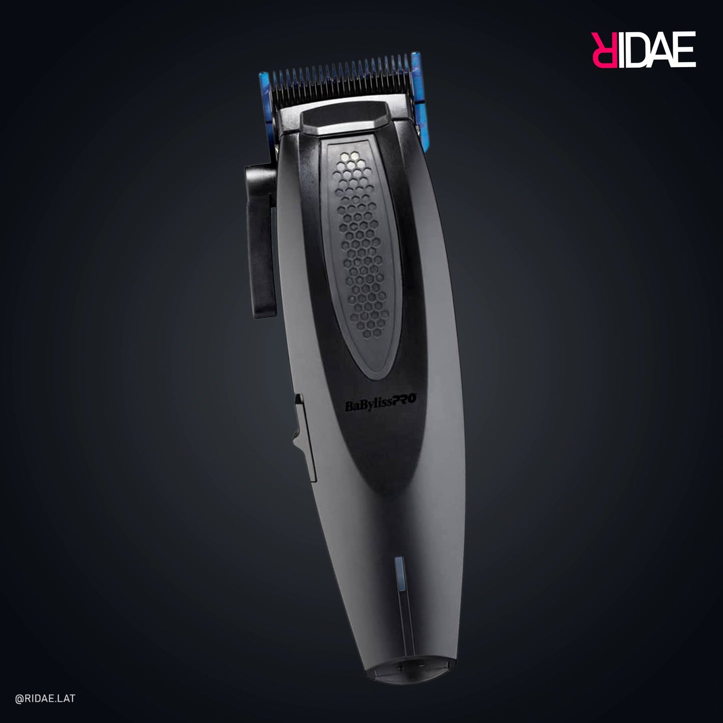 Cortadora BaBylissPRO PowerFX negra con cuchilla y guía azul.