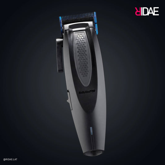 Cortadora BaBylissPRO PowerFX negra con cuchilla y guía azul.