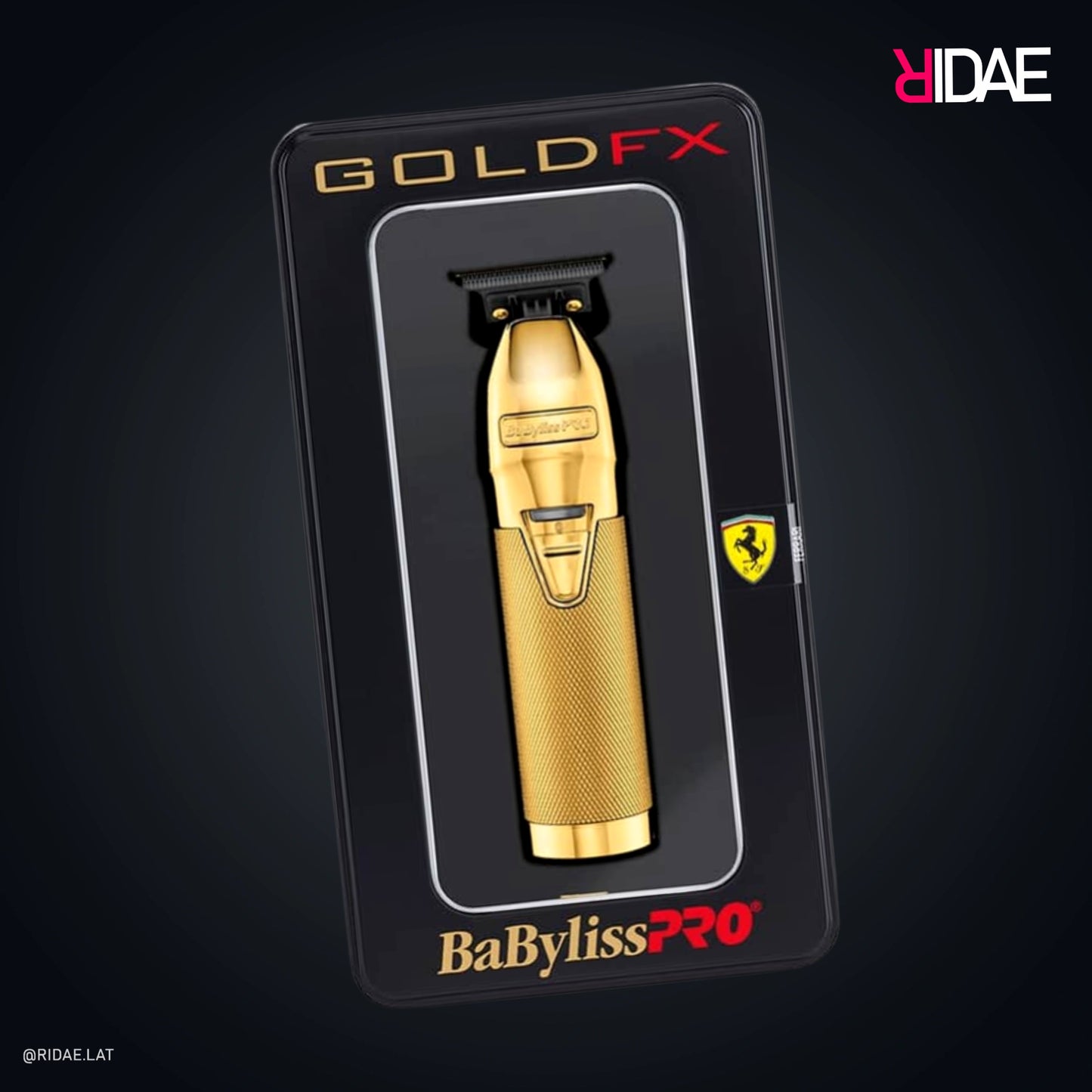 Patillera negra BaBylissPRO FXONE LO-PROFX FX729 con botón de batería intercambiable y cuchilla expuesta.