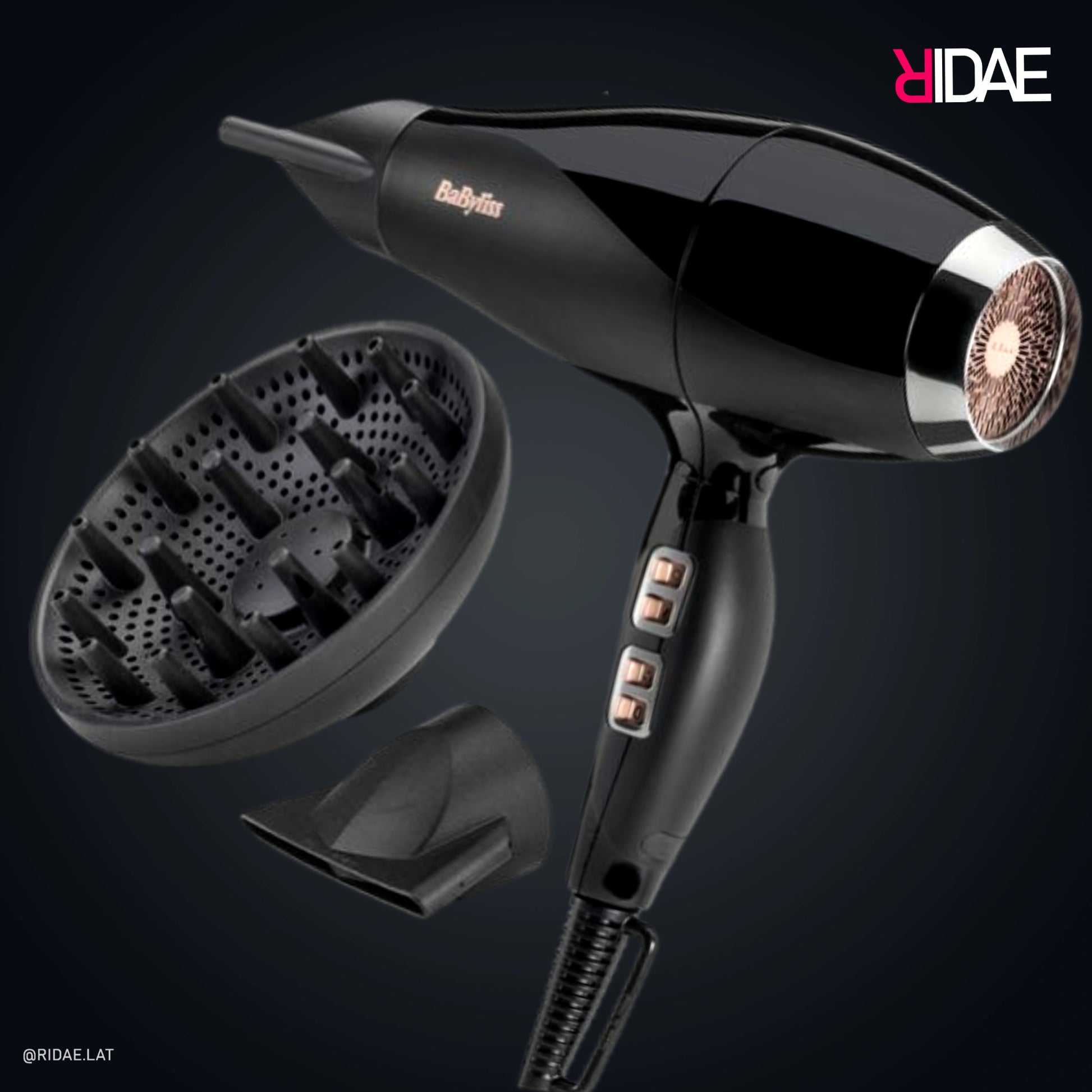 Secador de pelo BaByliss Air Pro 2200W color negro con filtro trasero rose gold, incluye dos boquillas concentradoras y difusor de volumen.